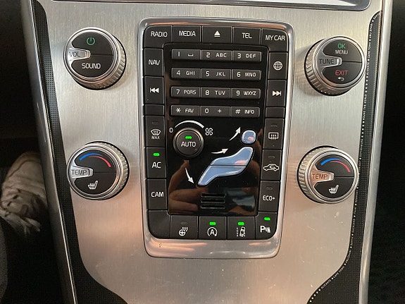 Volvo XC60 13 of 15