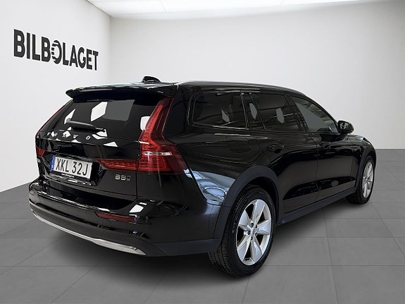 Volvo V60 Cross Country 3 of 5