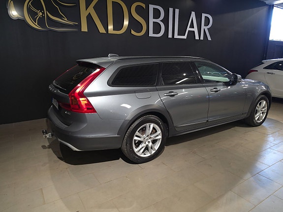 Volvo V90 Cross Country 5 of 5