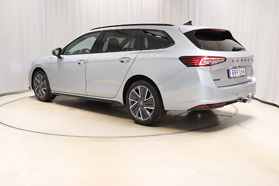 Skoda Superb 6 of 12