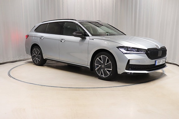 Skoda Superb 3 of 5