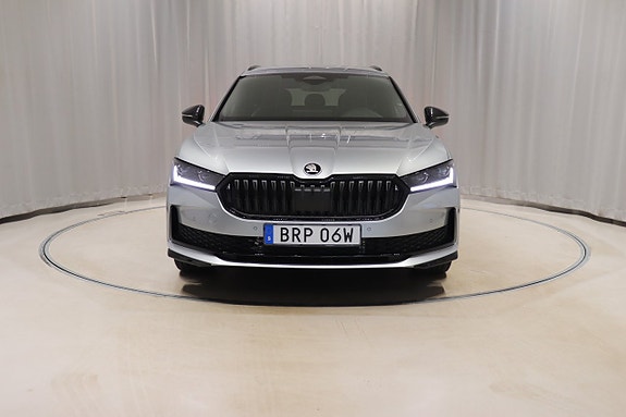 Skoda Superb 2 of 5