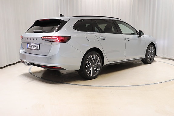 Skoda Superb 4 of 5
