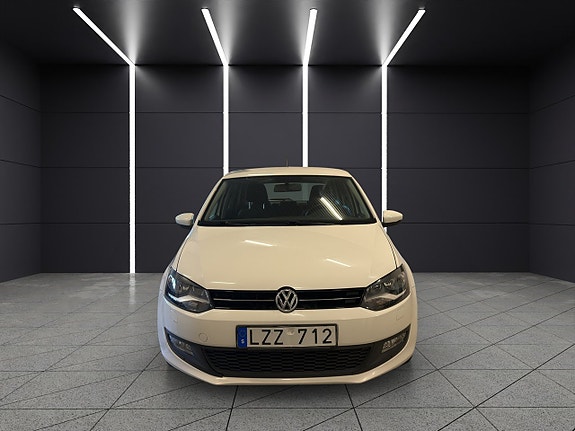Volkswagen Polo 2 of 5
