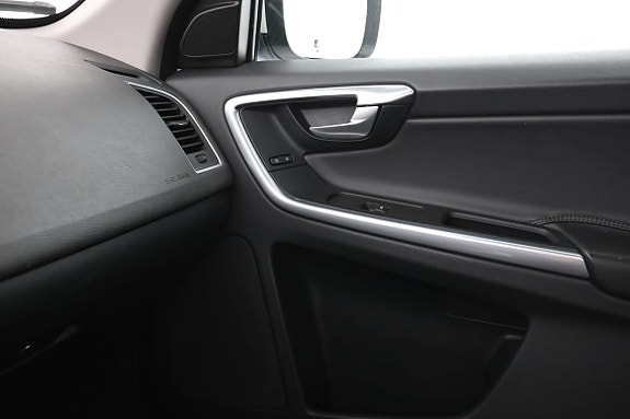 Volvo XC60 29 of 30