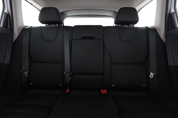 Volvo XC60 16 of 30