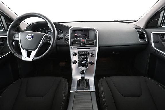 Volvo XC60 13 of 30