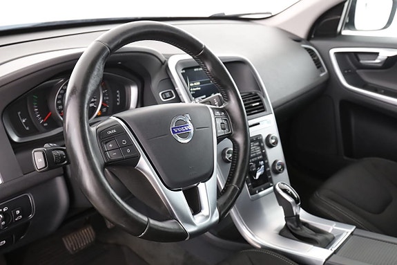 Volvo XC60 12 of 30