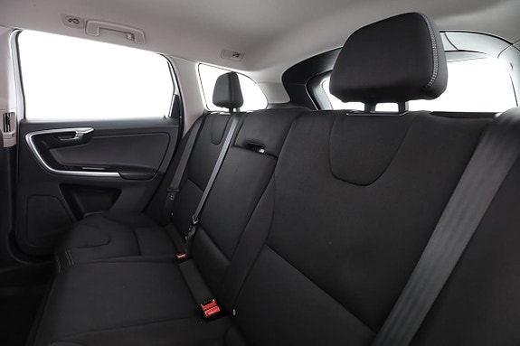 Volvo XC60 15 of 30