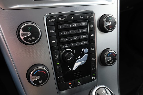 Volvo XC60 25 of 30
