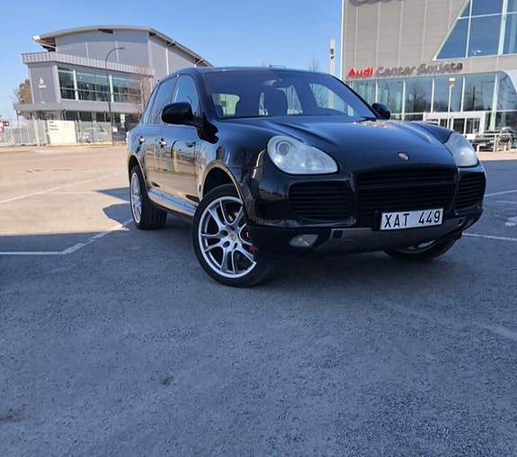 Porsche Cayenne Turbo 6 of 10