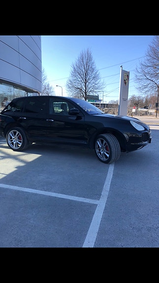 Porsche Cayenne Turbo 8 of 10