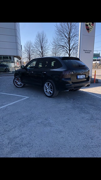Porsche Cayenne Turbo 5 of 5