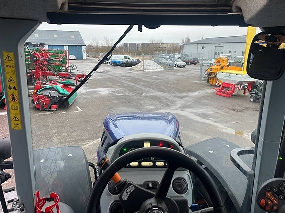 New Holland T7.315 HD 13 of 13