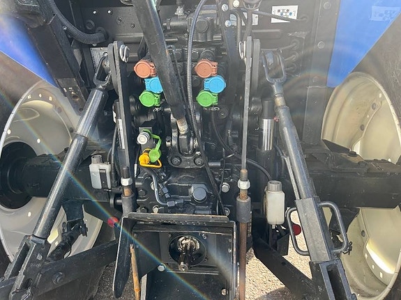 New Holland T5.115 DC 11 of 15