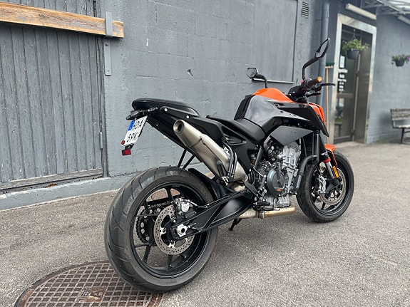 KTM 890 Duke "Techpack" 3 of 8
