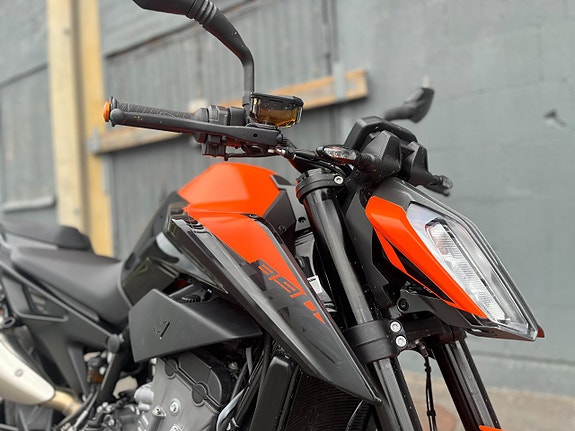 KTM 890 Duke "Techpack" 8 of 8
