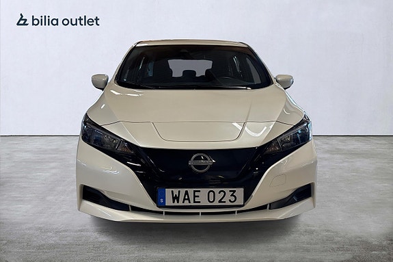 Nissan Leaf 3 of 5