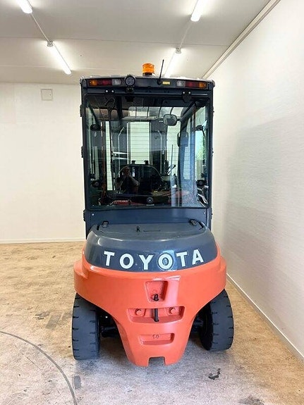 Toyota 8 FBMT 50 3 of 4
