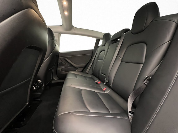 Tesla Model 3 16 of 30