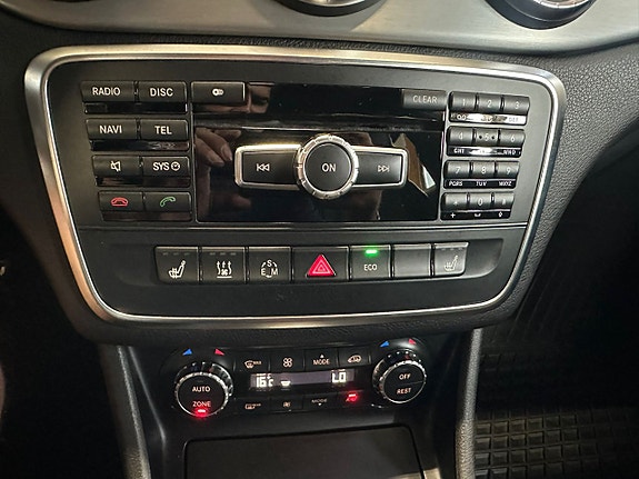 Mercedes-Benz CLA250 14 of 18
