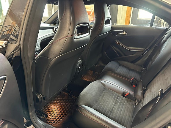 Mercedes-Benz CLA250 9 of 18