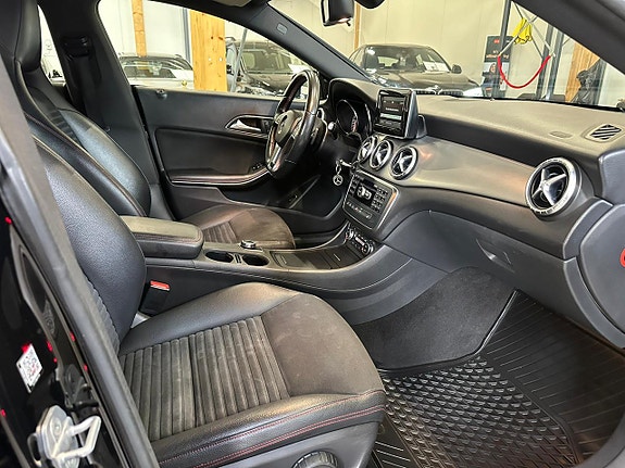Mercedes-Benz CLA250 8 of 18