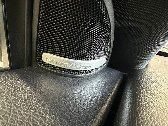 Mercedes-Benz CLA250 16 of 18