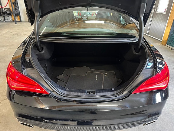 Mercedes-Benz CLA250 7 of 18