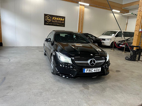 Mercedes-Benz CLA250 2 of 5