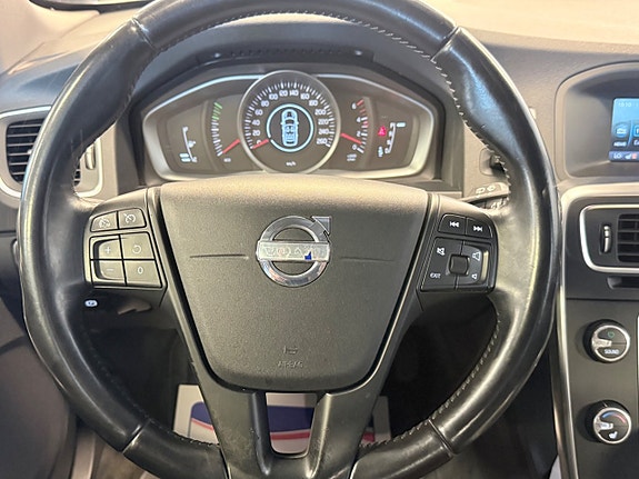 Volvo V60 11 of 14