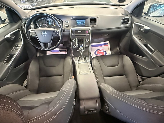 Volvo V60 10 of 14