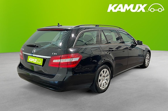Mercedes-Benz E200 4 of 5