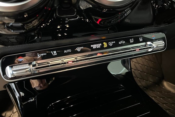 Mercedes-Benz CLA250 13 of 14