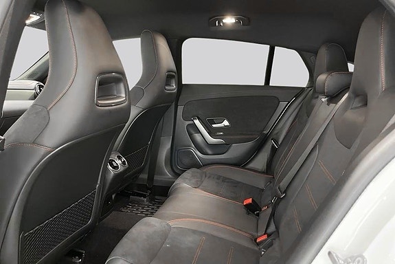 Mercedes-Benz CLA250 9 of 14