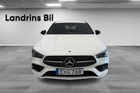 Mercedes-Benz CLA250 2 of 5