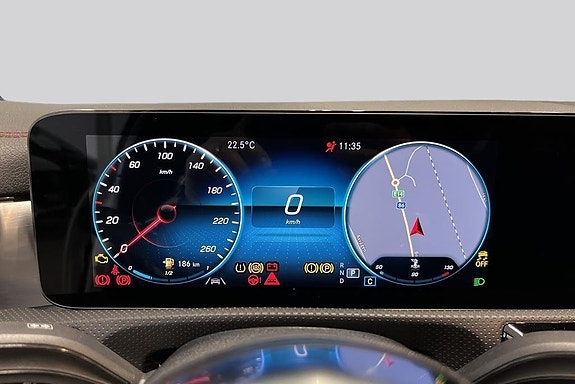 Mercedes-Benz CLA250 10 of 14