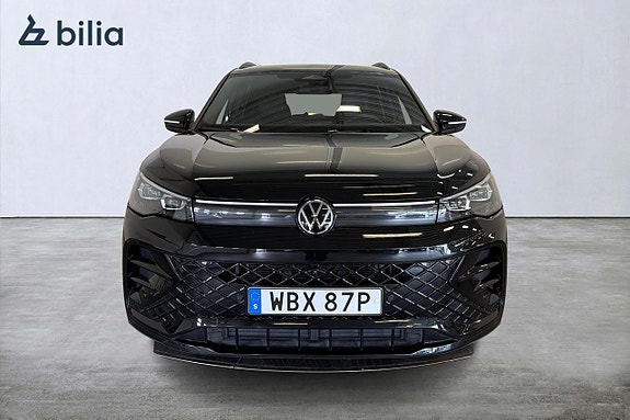 Volkswagen Tiguan 2 of 5
