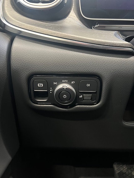 Mercedes-Benz V250 13 of 21