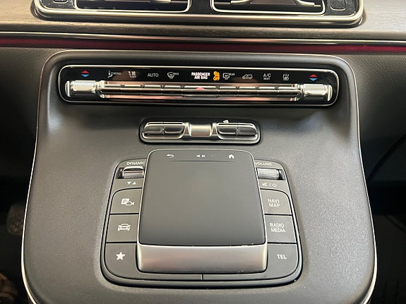 Mercedes-Benz V250 12 of 21
