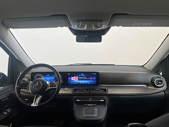Mercedes-Benz V250 9 of 21
