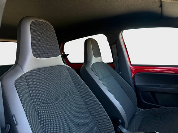Volkswagen UP! 17 of 18