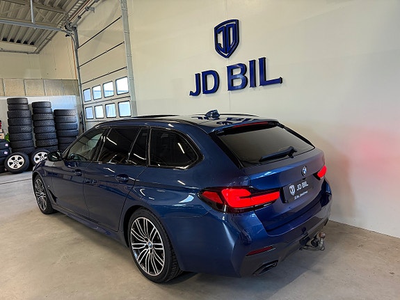 BMW 520d 3 of 5