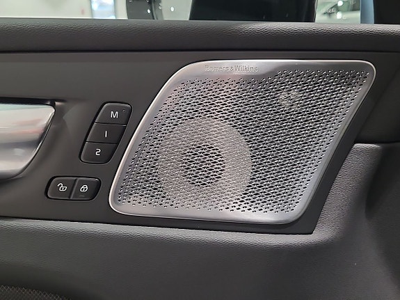 Volvo XC60 20 of 22