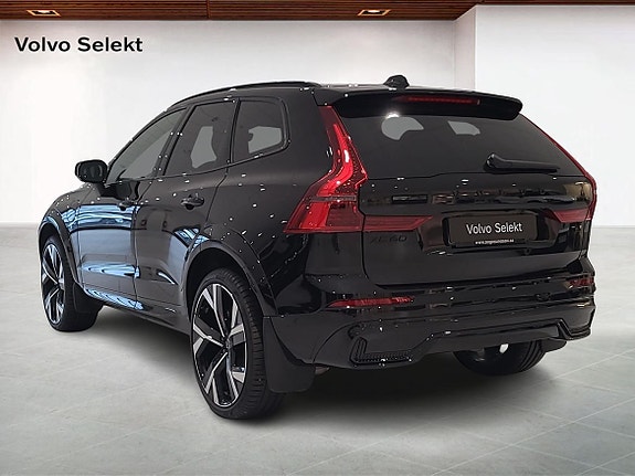 Volvo XC60 2 of 22
