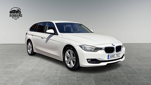 BMW 320d 3 of 5