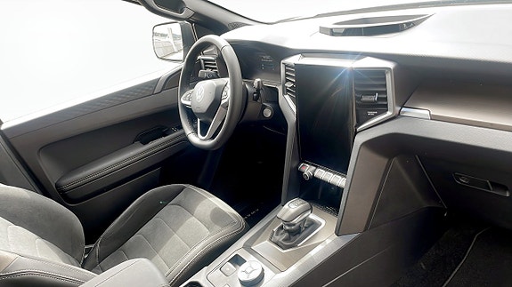 Volkswagen Amarok 12 of 15
