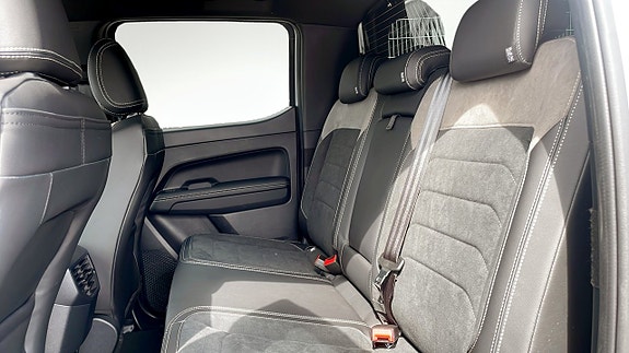 Volkswagen Amarok 15 of 15