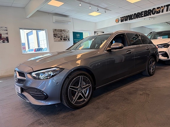 Mercedes-Benz C300 2 of 5