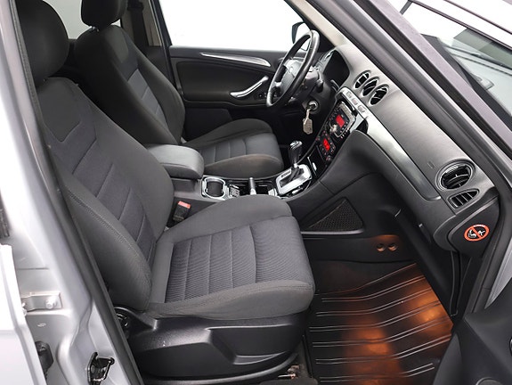 Ford S-MAX 23 of 27